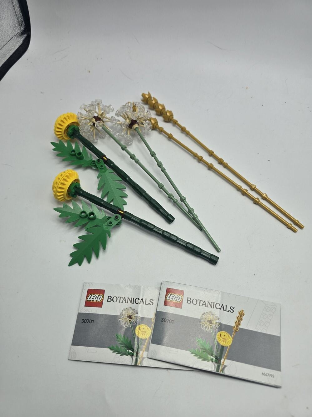 2 LEGO Botanicals: Field Flowers (30701) 100%Complete